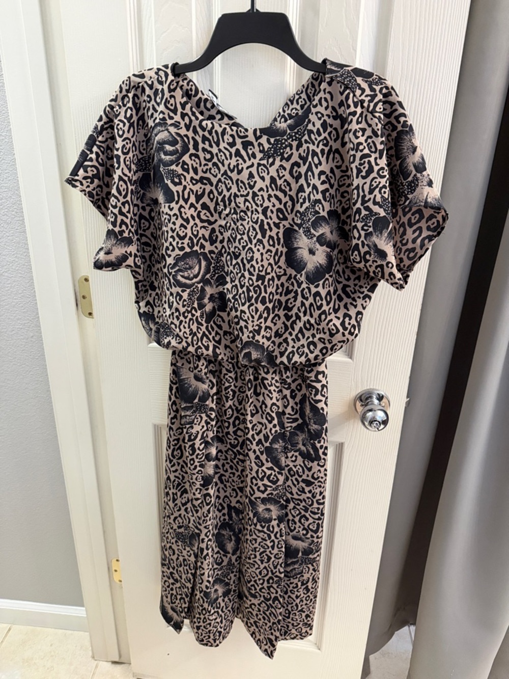 Floral Leopard Print Short-Sleeve Midi Dress in Beige and Black